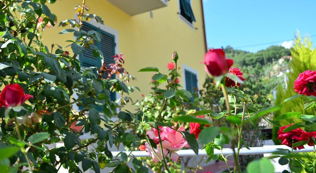 La Casa Delle Rose Room With Air Conditioning ลาสเปเซีย ภายนอก รูปภาพ